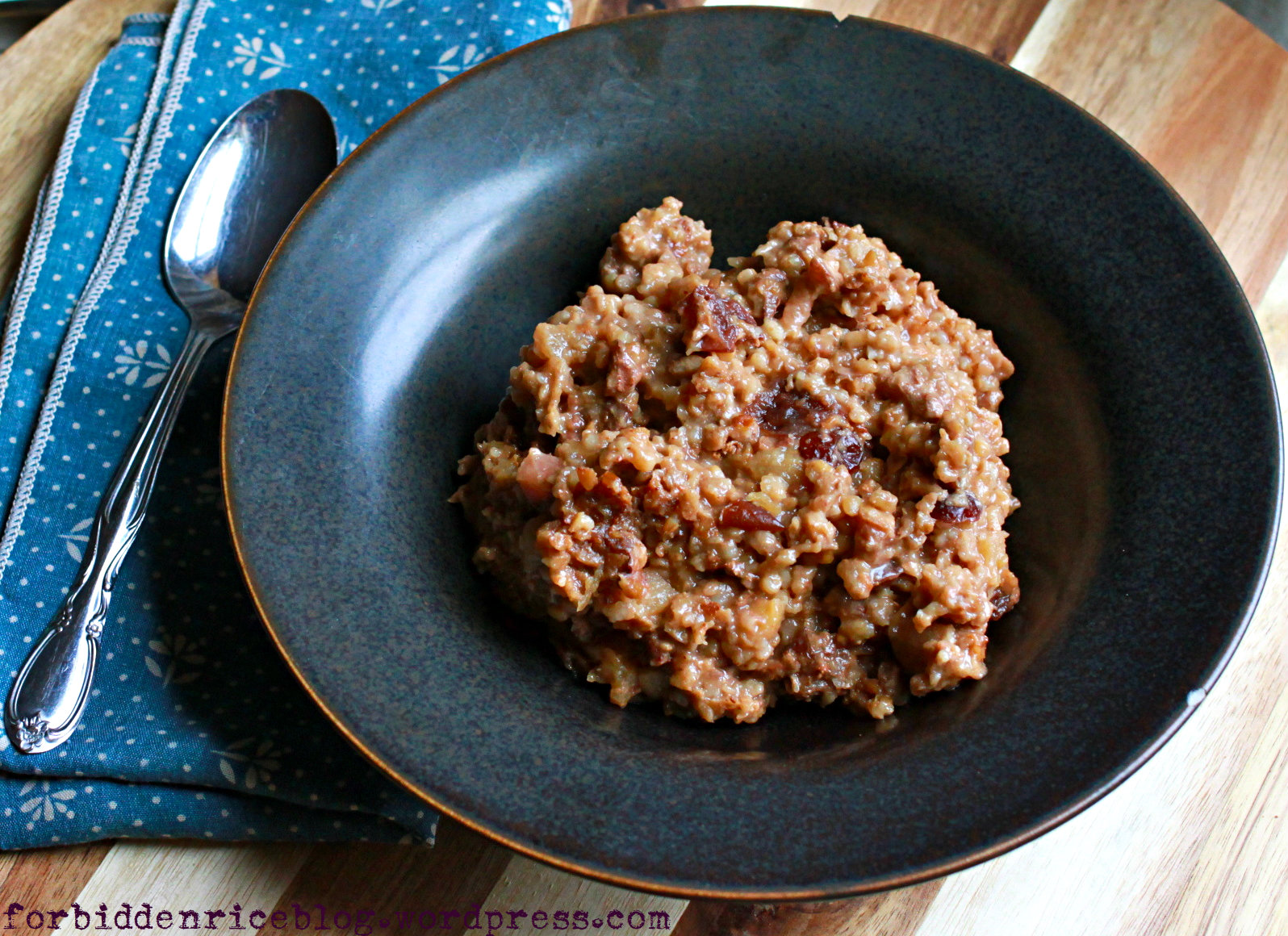 Slow Cooked Steel Cut Oats with Apples, Pears and Walnuts